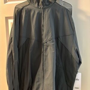 Woman’s ALO yoga Lightweight Jacket